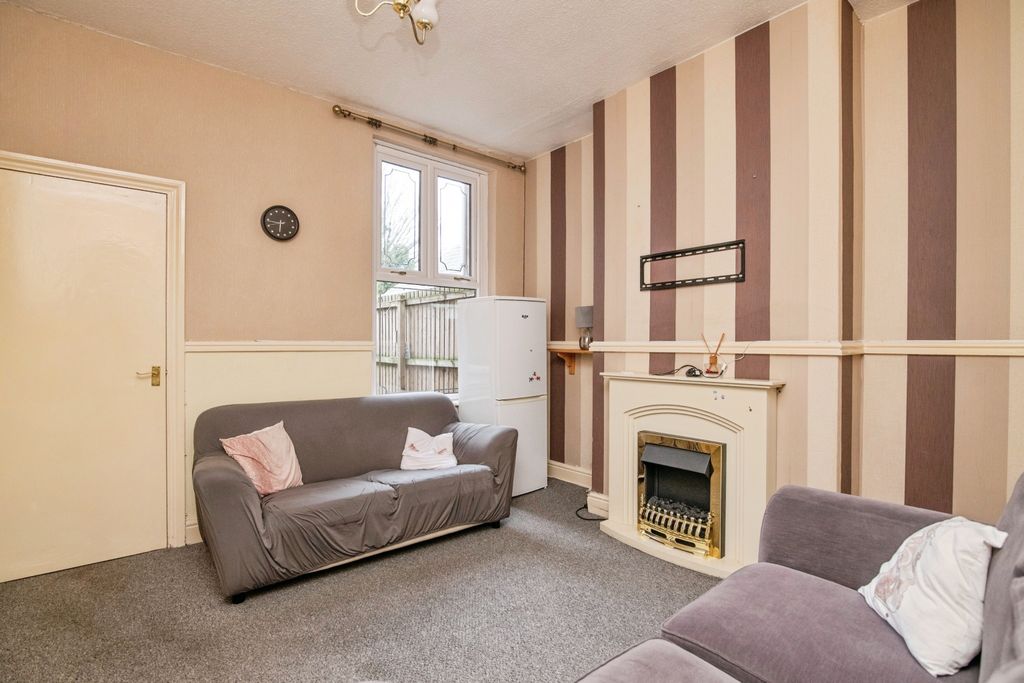 Property photo 3 of 15