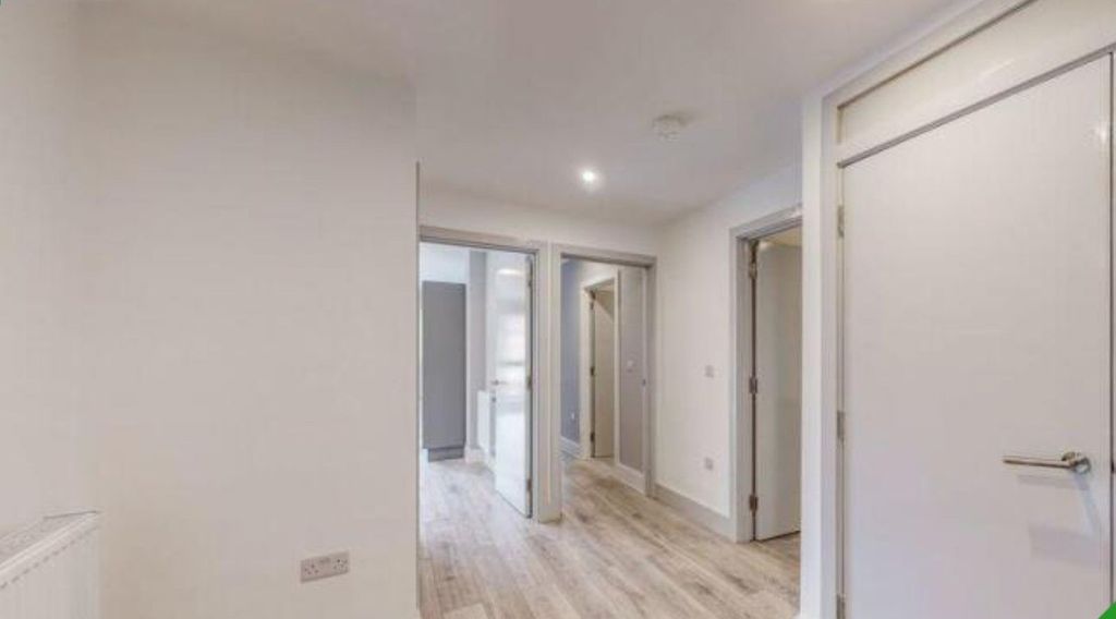 Additional image 6 of 10 bed flat for sale32 Apartments For Sale, Varis Court, Station Approach Road, Coulsdon CR5