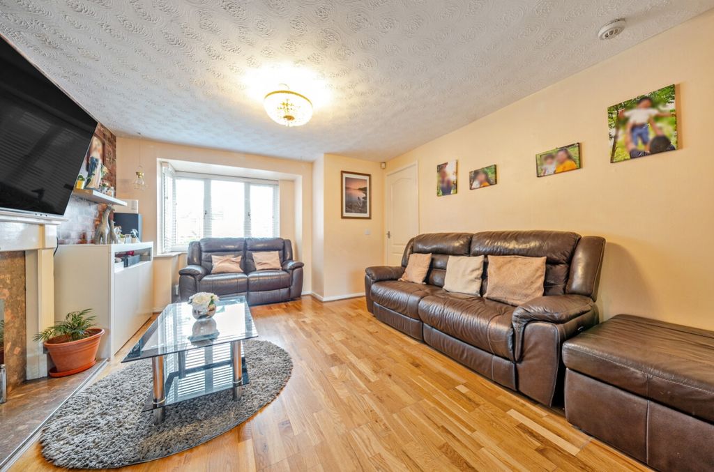 Property photo 3 of 21 1340580-11-68A5Ae85c4Ba7