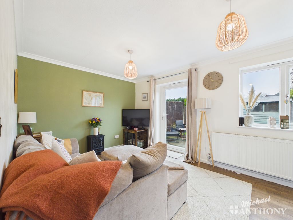 Property photo 3 of 12 Cam02773G0-Pr0405-Still008