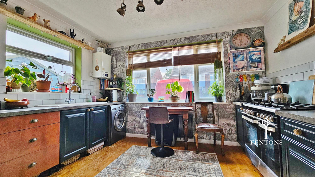 Property photo 3 of 22 Kitchen