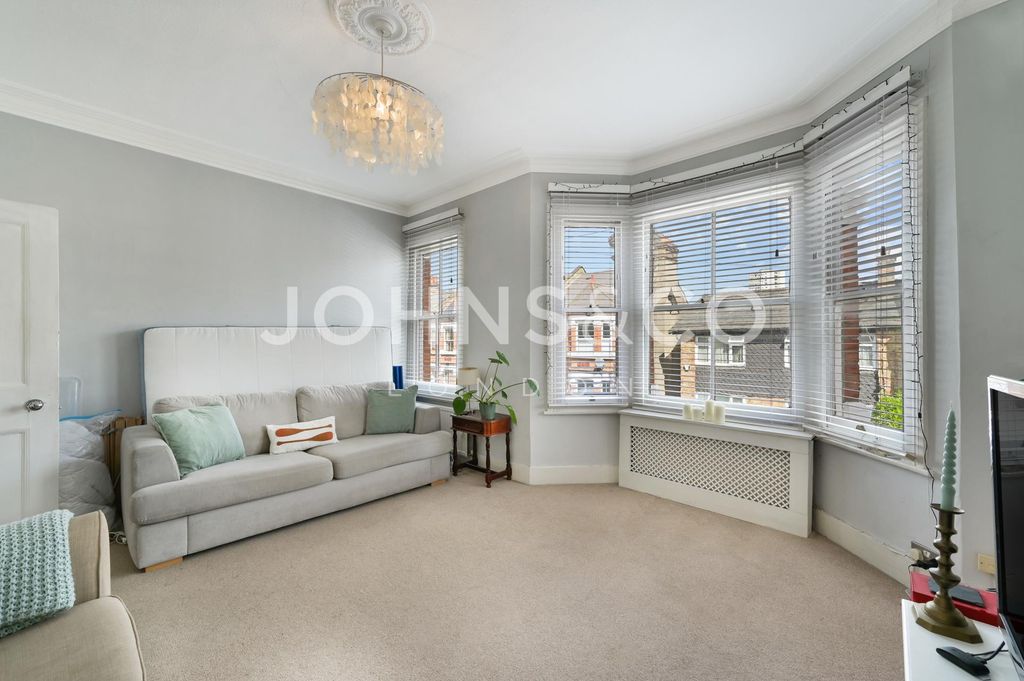 Property photo 2 of 8