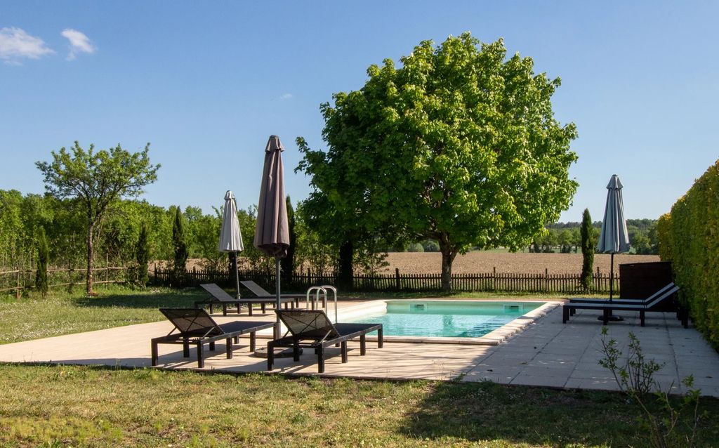 Property photo 2 of 15