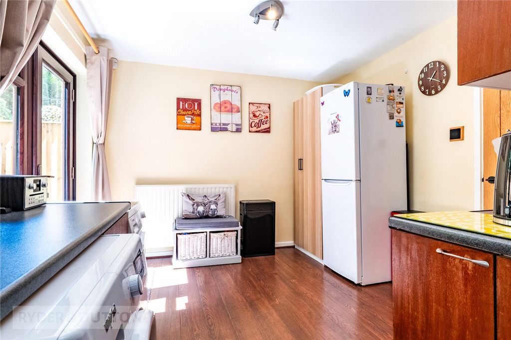 Property photo 3 of 21 Kitchen Diner
