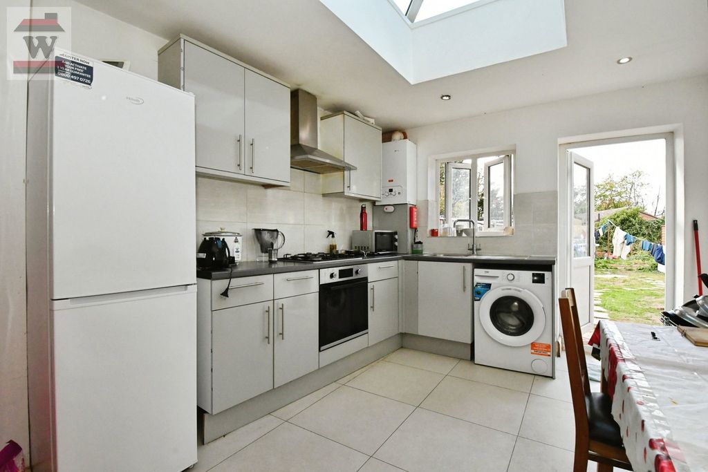 Property photo 1 of 4
