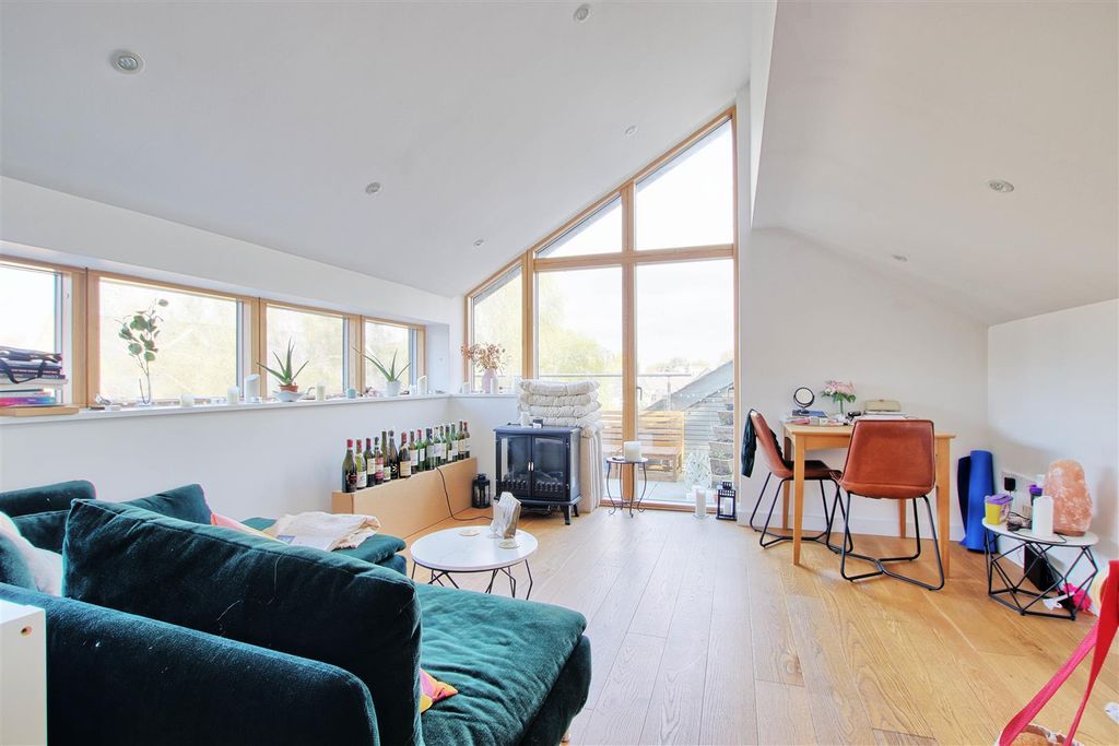 Property photo 2 of 9 Living Room.Jpg