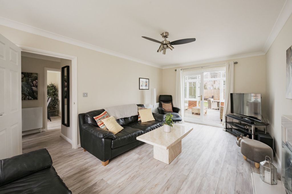 Property photo 3 of 27