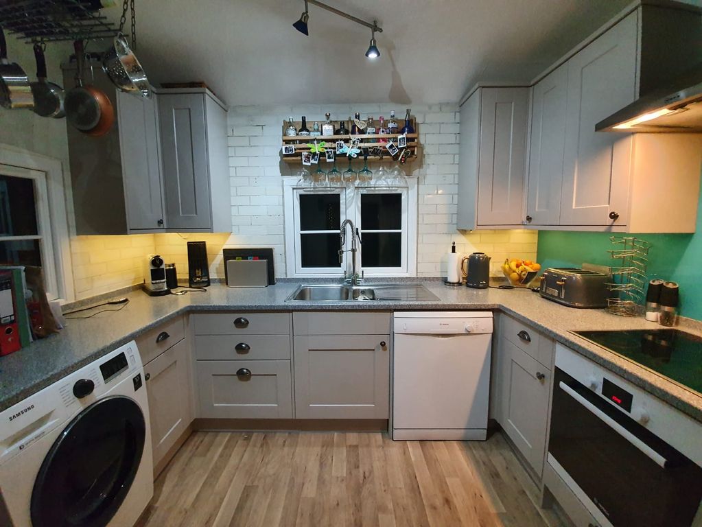 Property photo 3 of 23