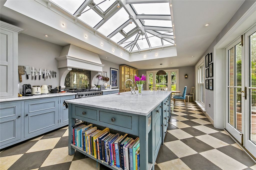 Property photo 2 of 16 Picture No. 05