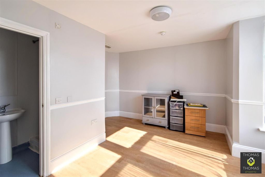 Additional image 12 of 6 bed detached house to rentLinden Road, Gloucester GL1