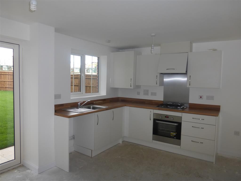 Property photo 2 of 7 Kitchen