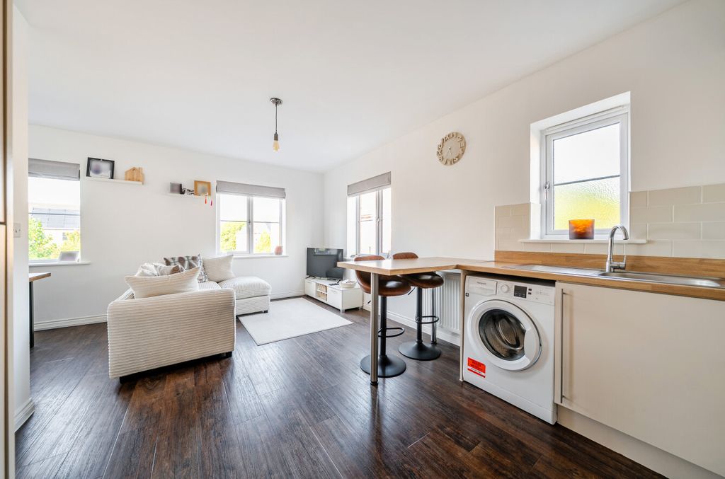 Property photo 2 of 14 1512600-6-6A8F2Bb...