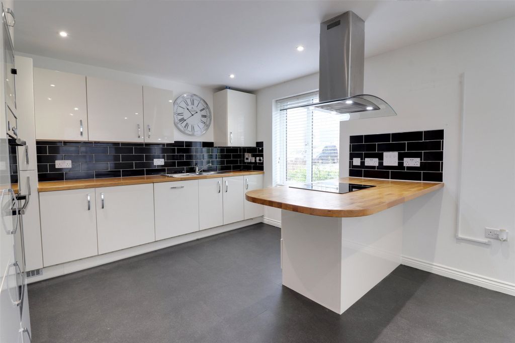 Property photo 2 of 21 2 - Picture No. 02