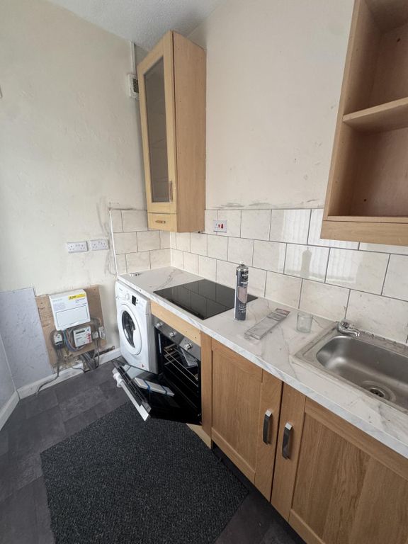 Property photo 3 of 5 Kitchen