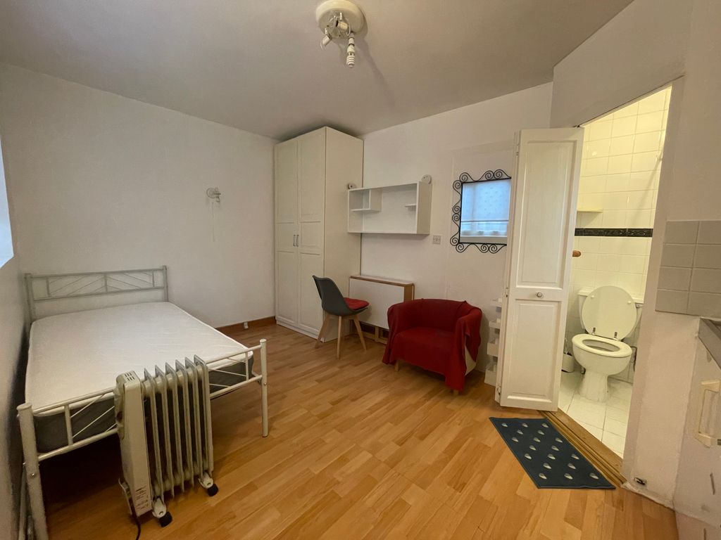 Property photo 1 of 3