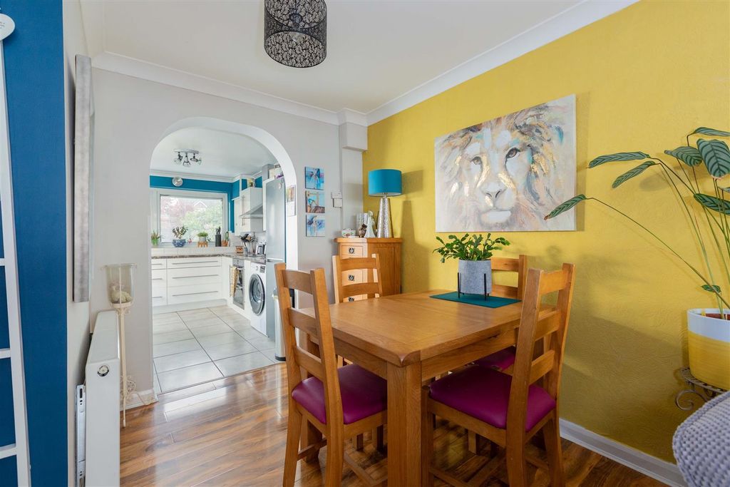 Property photo 3 of 18 55 Lewins Way-8.Jpg