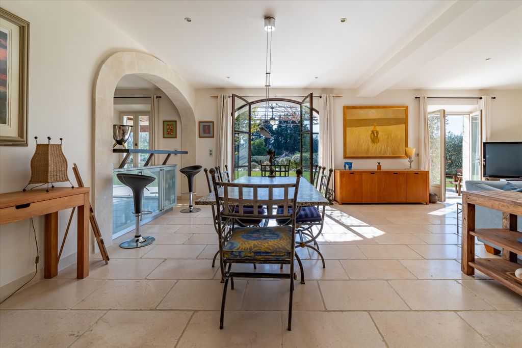 Property photo 3 of 24 Image