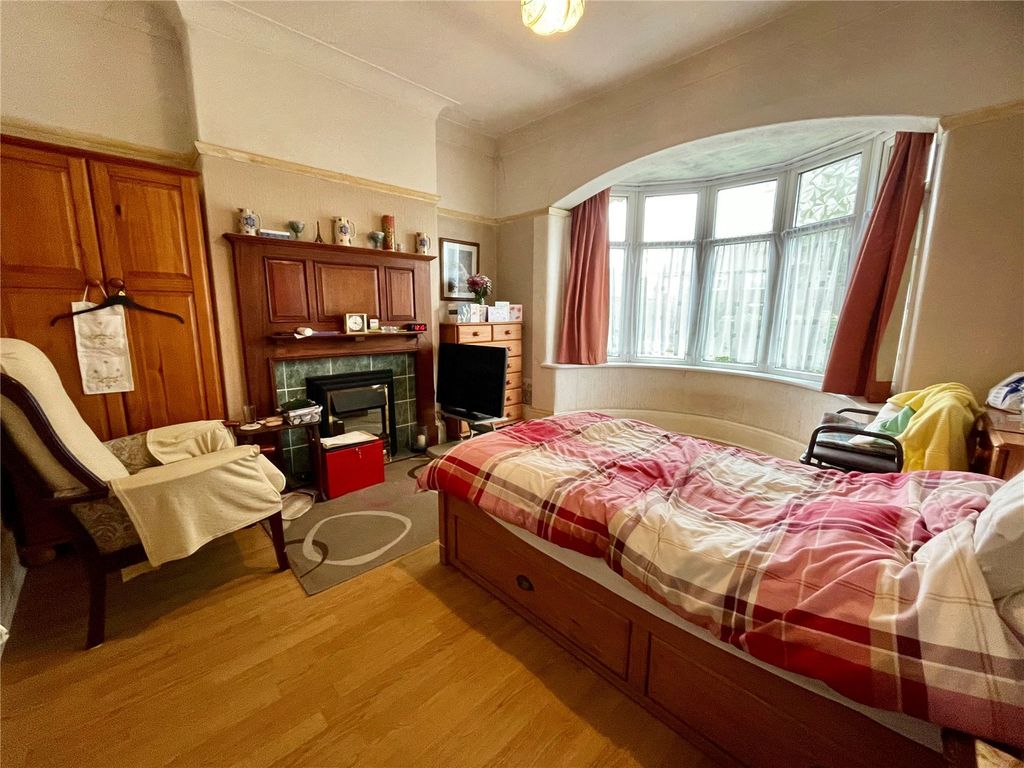 Property photo 2 of 13 Lounge