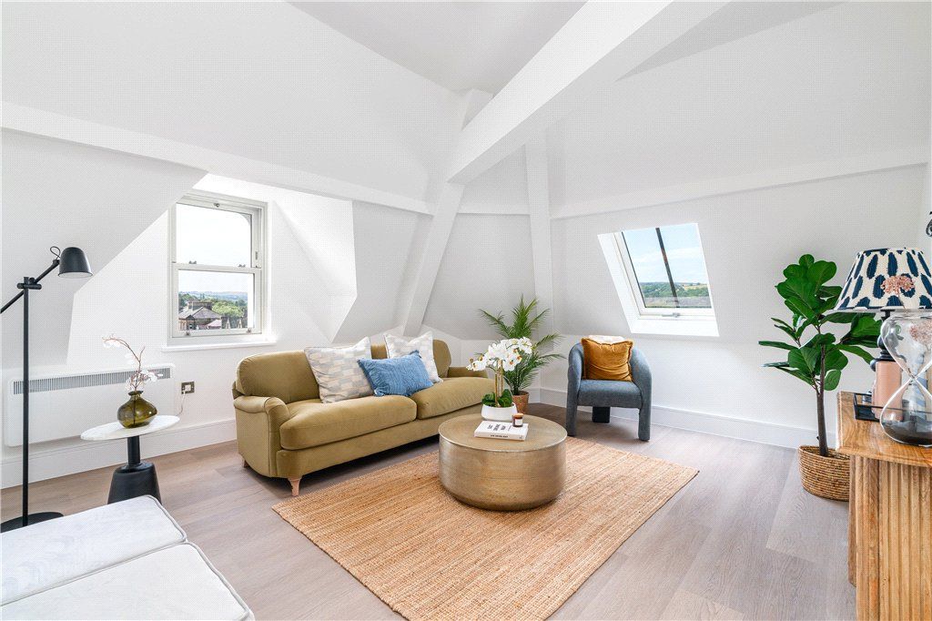 Property photo 2 of 13 Sitting Room