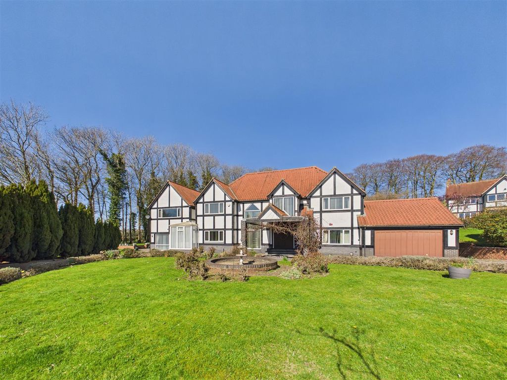 Property photo 1 of 30 Croft Park - Front