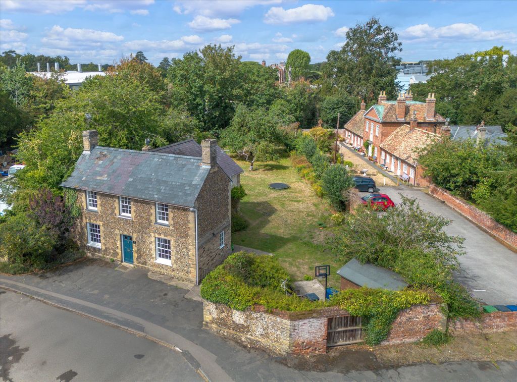 Property photo 1 of 16 Image