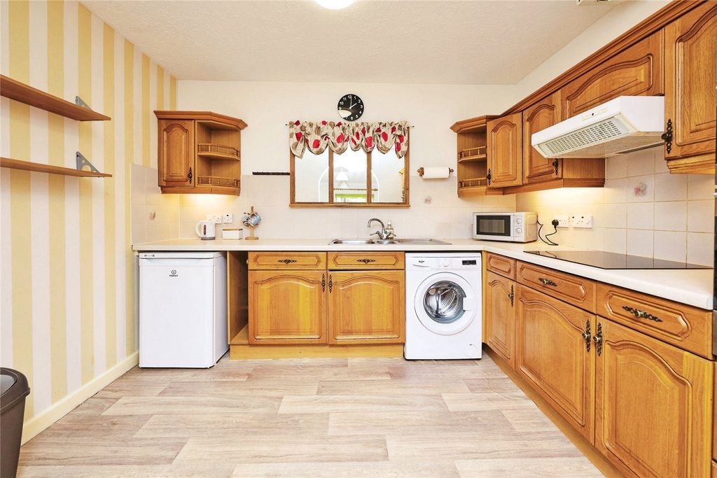 Property photo 2 of 12 Kitchen