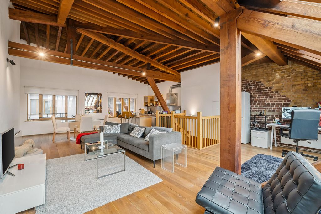 Property photo 1 of 19 Image