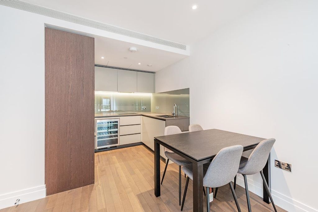 Property photo 3 of 18 Reception W Kitchen