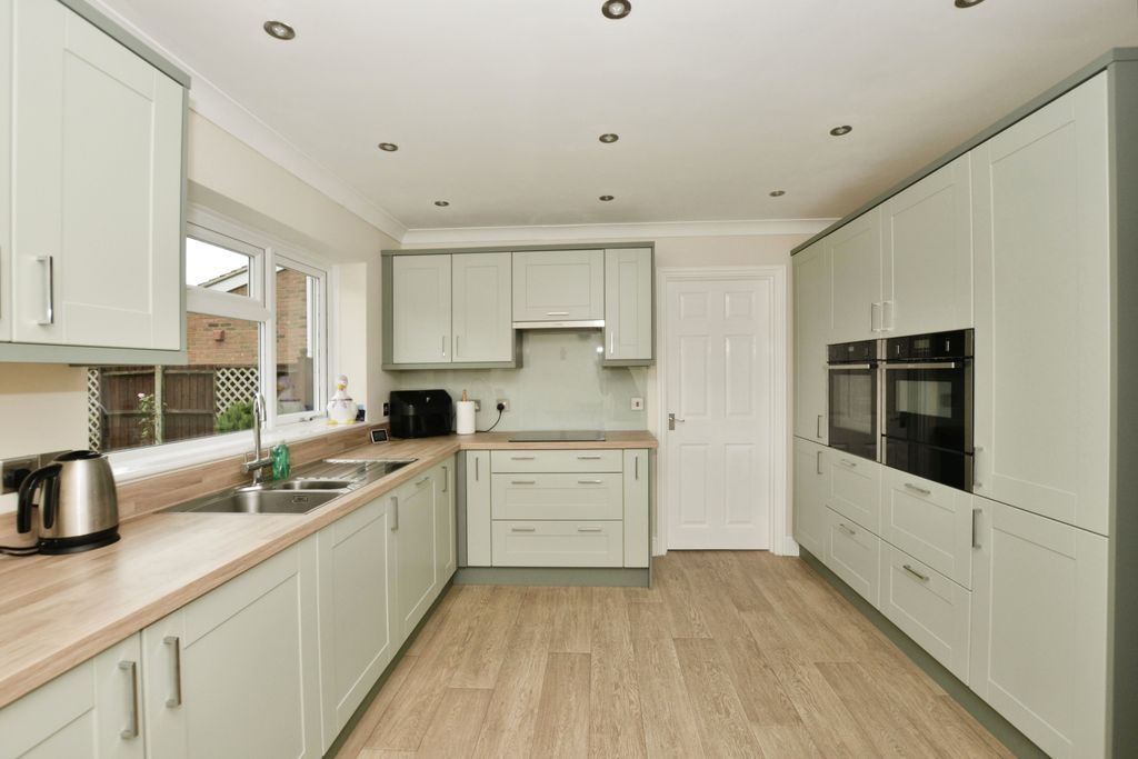 Property photo 3 of 19 Photography