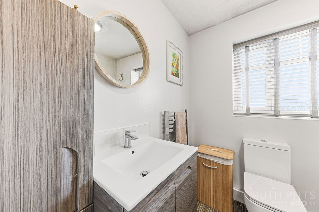 Additional image 21 of 4 bed detached house for saleGreenbank Close, Castleford WF10