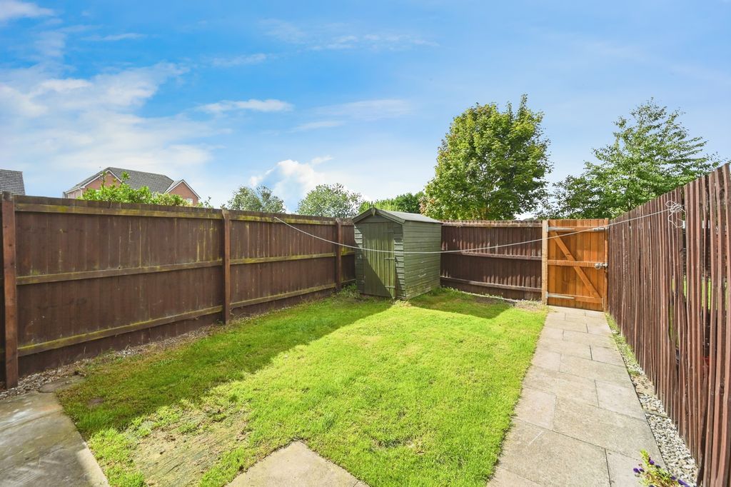 Property photo 3 of 17 Garden