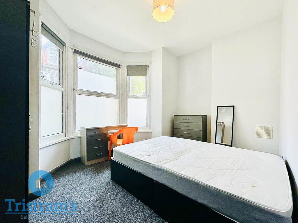 Property photo 2 of 26