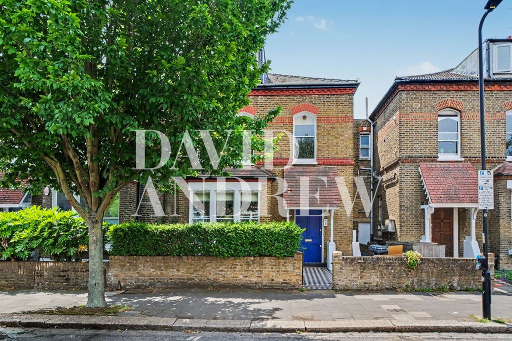 Property photo 2 of 11