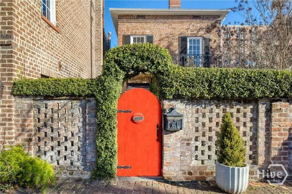 Property photo 1 of 31