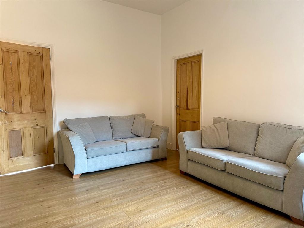 Property photo 2 of 8 Lounge (2).Jpg