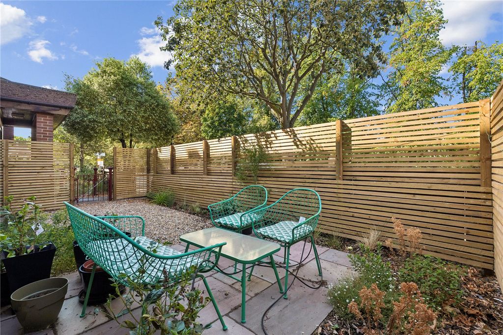 Property photo 2 of 12 Picture No. 11