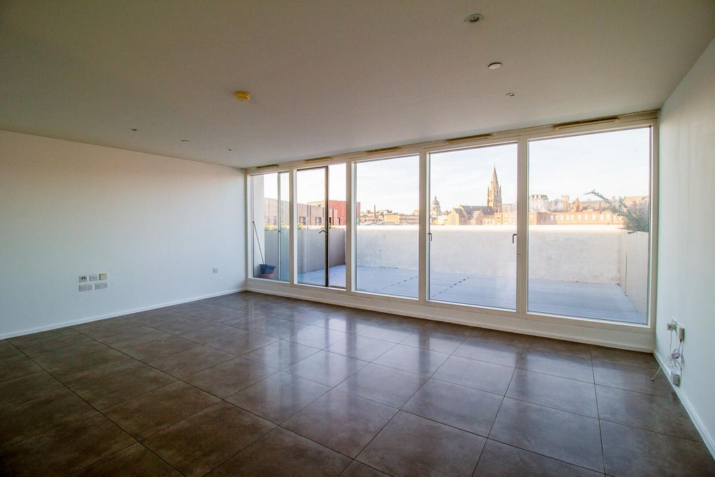 Property photo 3 of 19 Living Room