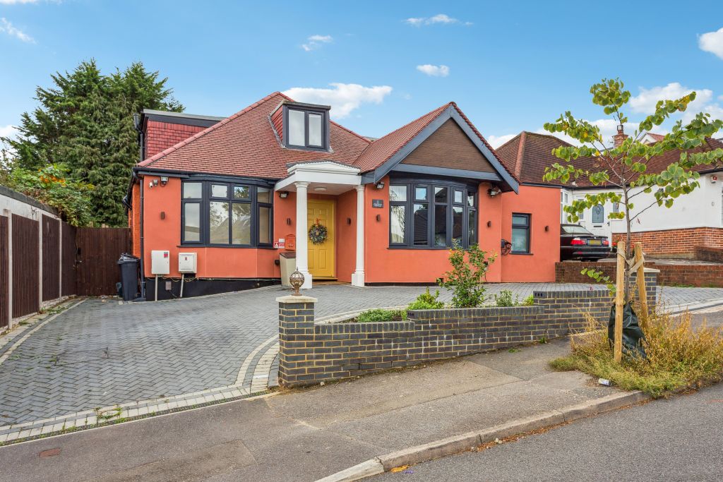 Property photo 1 of 18