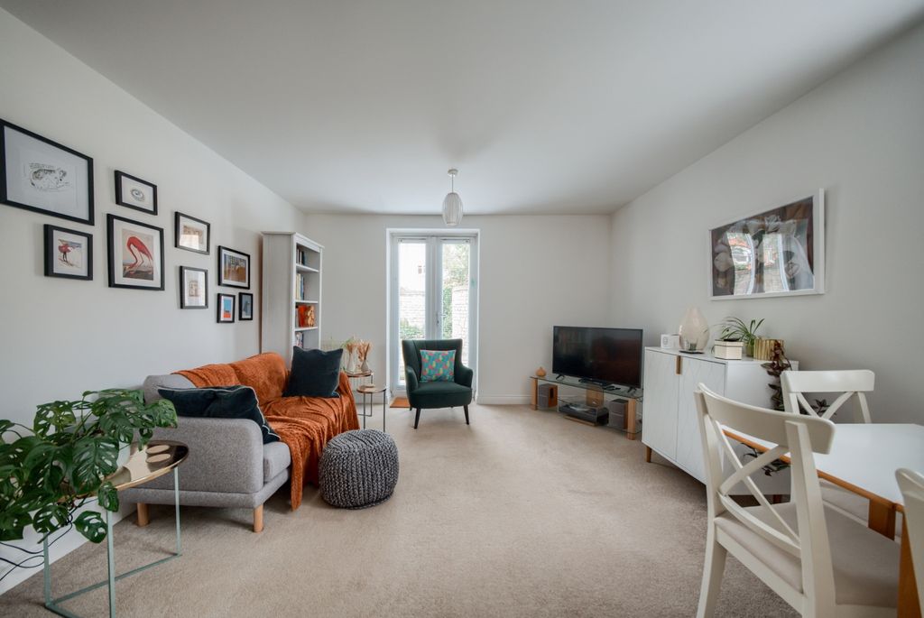 Property photo 3 of 13 Xt5A4823-Hdr(3)