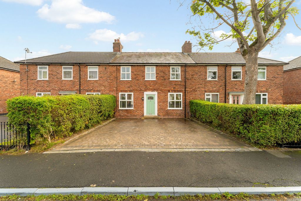 Property photo 1 of 50