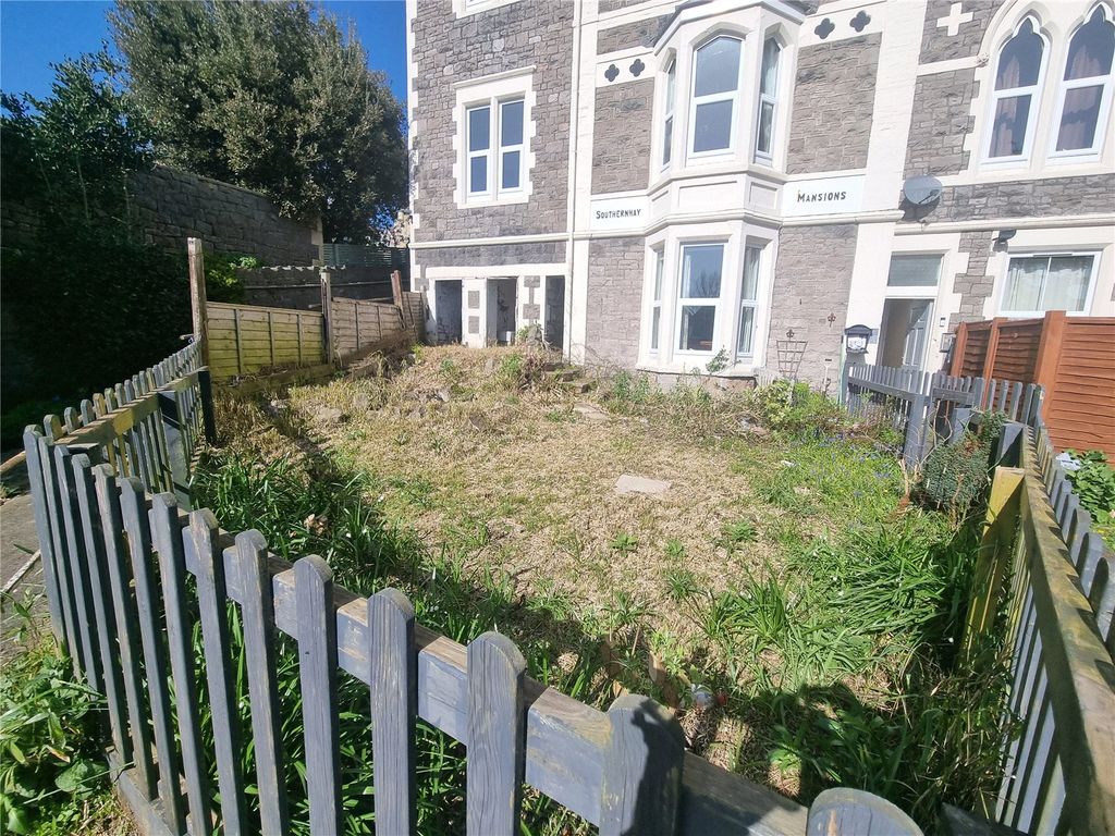 Property photo 2 of 9 Front Garden