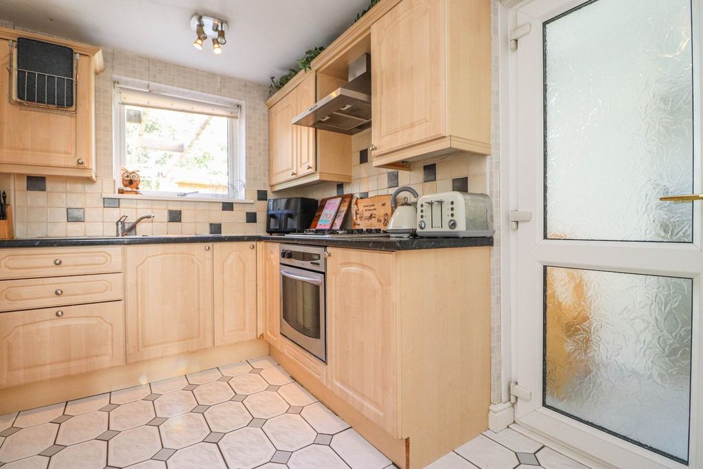 Property photo 2 of 16 Kitchen
