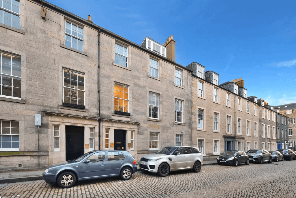 Property photo 1 of 5