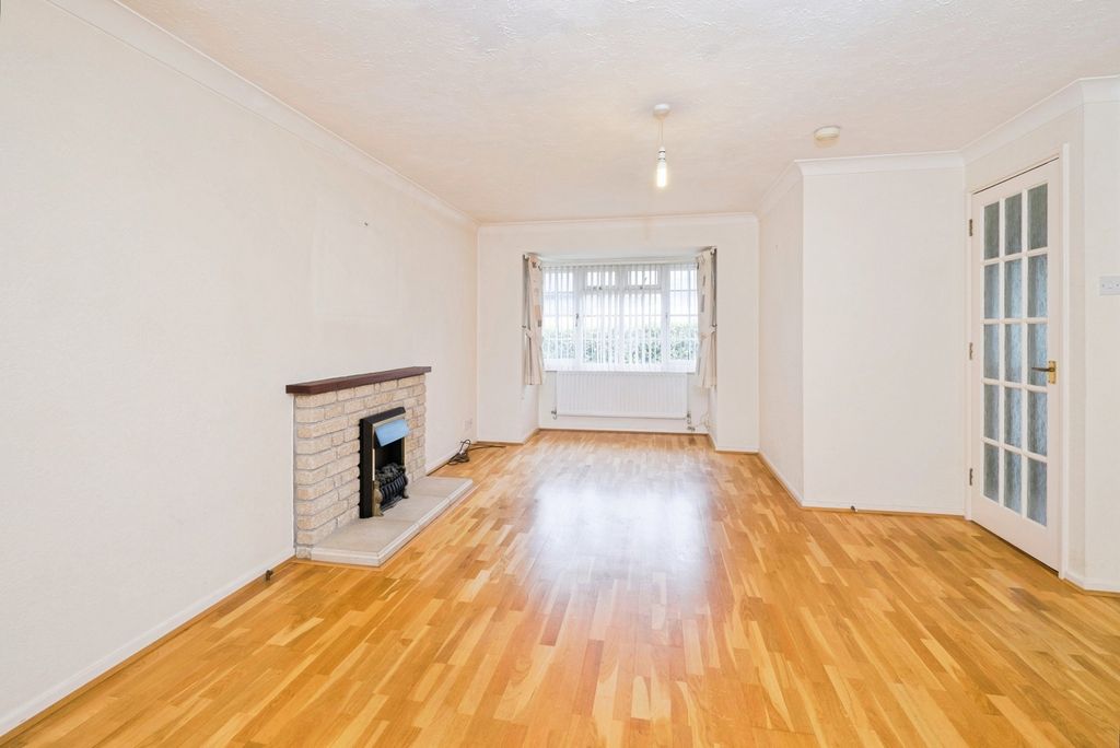 Property photo 2 of 17 Photo