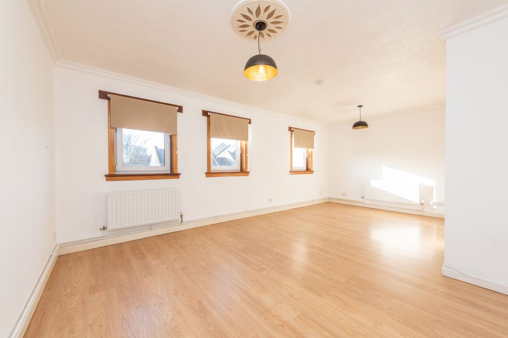 Property photo 3 of 30