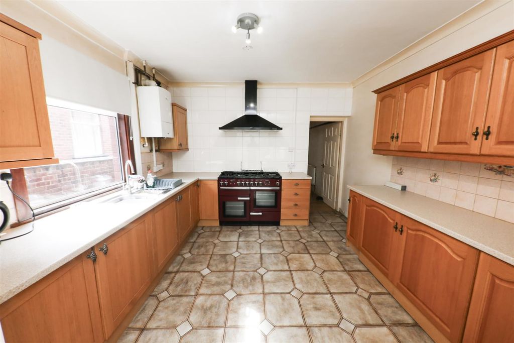 Property photo 3 of 23 Dining Kitchen