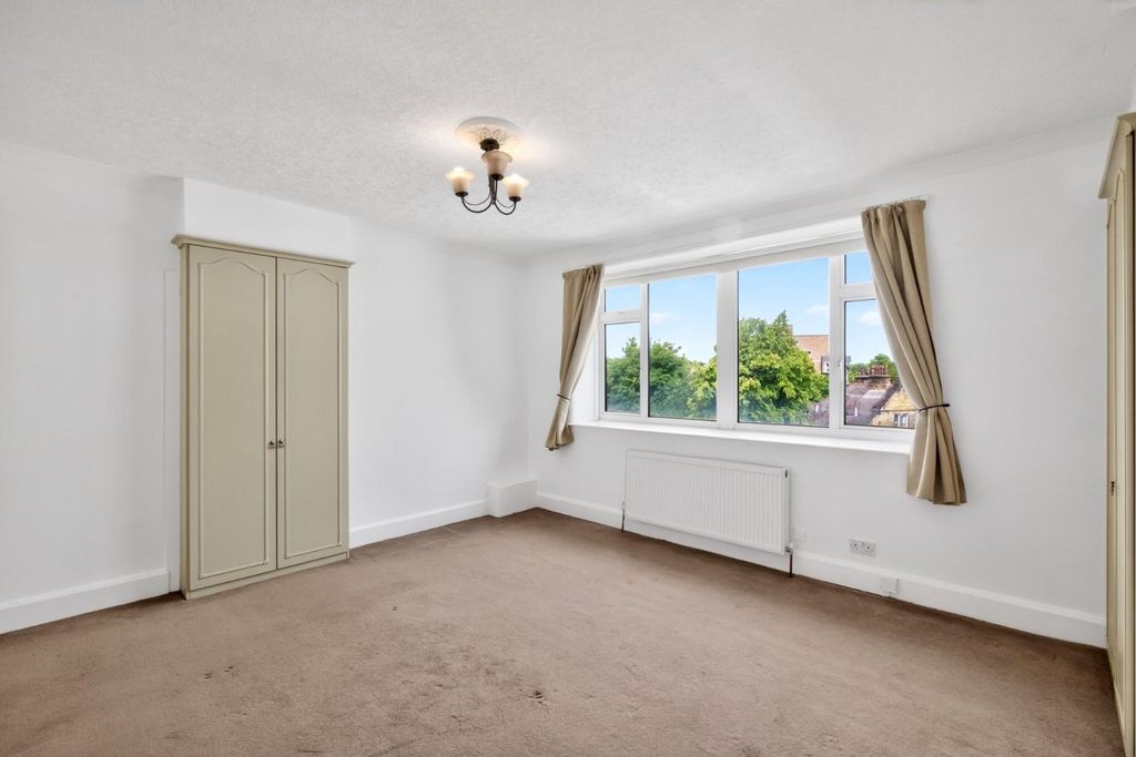 Additional image 10 of 3 bed flat for saleVictoria Road, Harrogate HG2