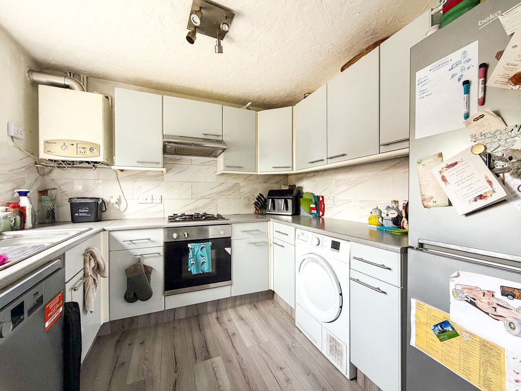 Property photo 3 of 13 Kitchen