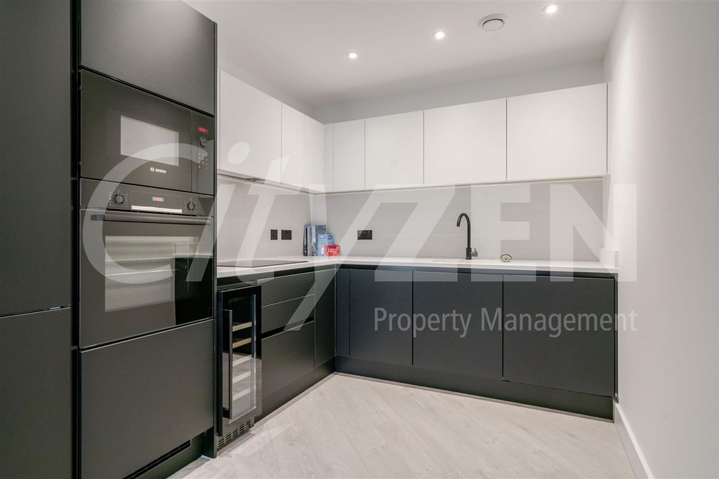 Property photo 2 of 18 Reception