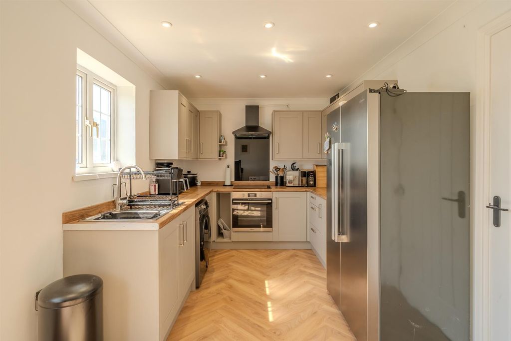 Property photo 3 of 23 65 Bowleaze-13.Jpg